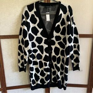 Ann Taylor Black and White Giraffe Print Jacquard Long Cardigan NWT - Small